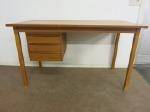 Skrivbord i teak