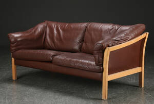 To-pers. sofa, bøg og læder, dansk møbelproducent 