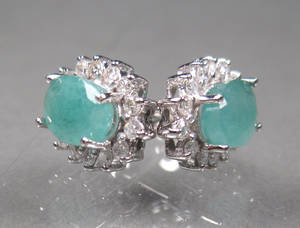 Par smaragd- og diamant ørestikkere 2