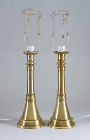 Ett par bordslampor, patinerad gulmetall 1900-tal. 2