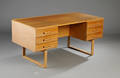 Dansk møbelproducent. Skrivebord af eg