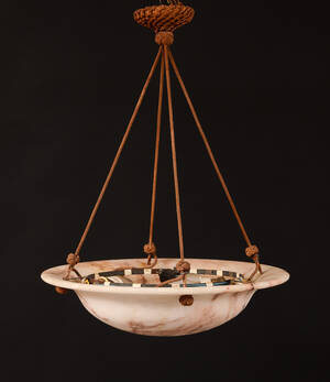 Taklampa i alabaster, 1900-talets första del