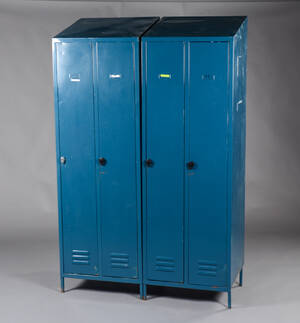 Et par lockerskabe, metal. 2 