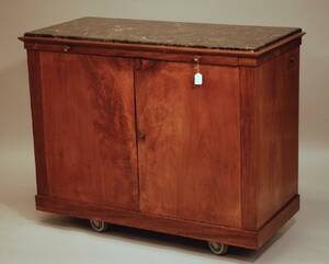 SERVERINGSSKÄNK 1800-TAL ENGLAND MED STENSKIVA, BR 133, HÖ 97, DJ 61 CM