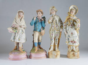 Biskvifiguriner, 4 st 181900-tal. 4