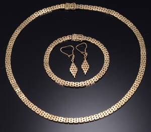 Smykkesæt af 14 kt guld, vægt ca. 42,6 gram 4 Denne vare er sat til omsalg under nyt varenummer 4974614