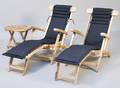 Par dækchairs samt sidebord i teak 3