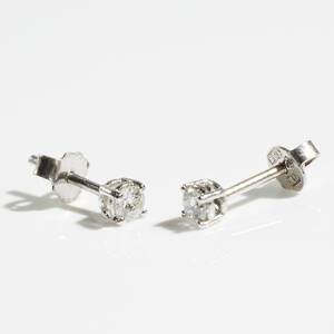 Örhängen 1 par 18 k vitguld med diamanter