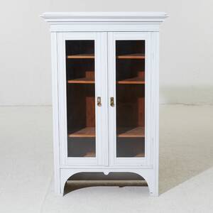 Vitrinskåp gråmålat