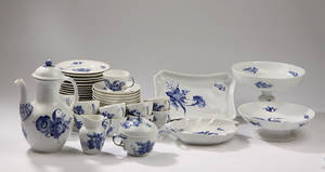 Kgl.P. Blå Blomst flettet service af porcelæn. 47