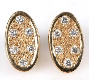 Diamantrørstikkere, 18 kt guld. Et par 2