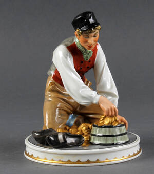 Bing og Grøndahl. H.C. Andersen figur Lille Klaus, nr. 48 Denne vare er sat til omsalg under nyt varenummer 4365886