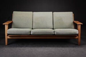 Hans J. Wegner. Tre-pers. sofa egetræ, model GE-2903