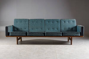 Hans J. Wegner, soffa, modell GE-2364 Denna vara har satts till omförsäljning under nytt varunummer4160273