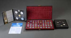 USA og Tyskland. 2 æsker og folder med mønter Denne vare er sat til omsalg under nyt varenummer 4170076