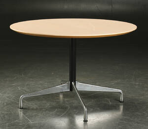 Charles Eames. Rundt loungebord  Segmented Table 