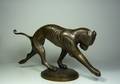 Unbekannter Künstler, Bronzefigur schreitender Panther