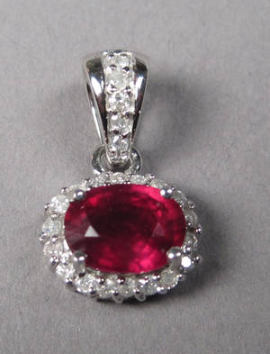 Rubin- og diamant vedhæng