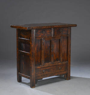 Kinesisk skab af lakeret træ