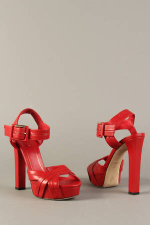 Gucci Pumps Rot  Diese Ware steht erneut zur Auktion unter der Warennummer rnrn4584009