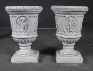 Par havekrukker med børnemotiver 2