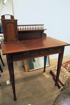 Damskrivbord, Jugend