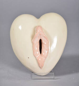 Kasper Holten, stentøj  kork, hjerteformet skulptur, Holtens sparedåse