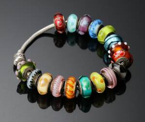 Pandora. Armbånd af sølv og charms