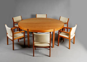 Rud Thygesen  Johnny Sørensen. Konferencebord og seks stole 8