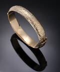Bernhard Hertz. Armring af 14 kt. guld med stiliseret bladværk Denne vare er sat til omsalg under nyt varenummer 4986064