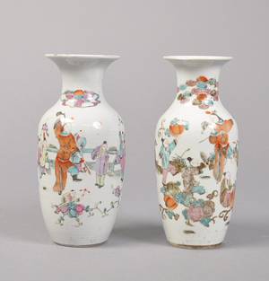 To orientalske vaser i porcelæn. 1900-tallets 2. halvdel. 2