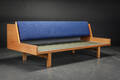 Hans  J. Wegner. Daybed  briks, fineret egetræ 
