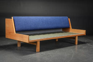Hans J. Wegner. Daybed briks, fineret egetræ