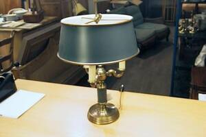 Skrivbordslampa, mässingplåt