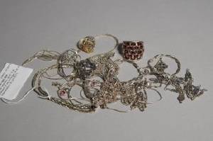 Diverse smycken. silver
