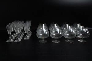 Snapsglas 14 st, cognacglas 12 st 