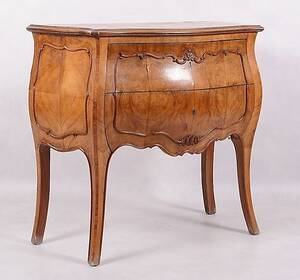 BYRÅ, 2-lådig, rokokostil, 1900-talets första hälft.