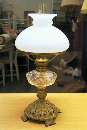 Bordsfotogenlampa