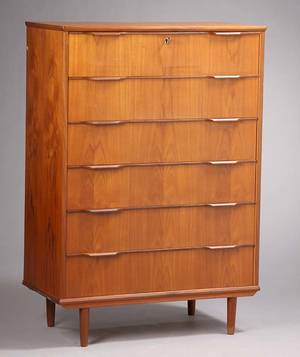 Dansk møbelproducent. Kommode af teaktræ