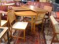 Matbord, 6 stolar 2 ilägg