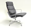 Charles Eames 1907-1978. Soft Pad hvilestolstol , Model EA-215