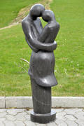 Figur af sort marmor