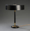 Bordlampe med skærm af sortlakeret aluminium