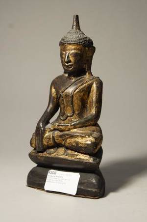 Buddha, träskuren