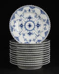 Royal Copenhagen. Helblonde musselmalet flad frokosttallerkner 12