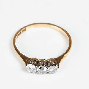 Ring 18 k guld med diamanter