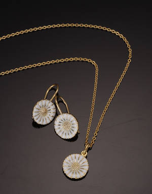 Georg Jensen, Marguerit ørehængere og vedhæng