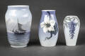 Royal Copenhagen  BG. Tre vaser af porcelæn 3