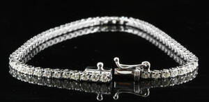 Bracelet in 18k with 63 brilliant cut diamonds 2.25 ct  This lot has been put up for resale under the new lot no. rnrn4360281