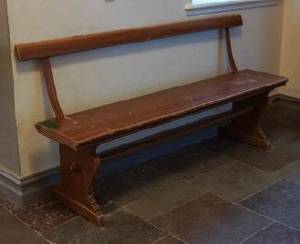 Ådringsmålad bänk, omkring 1900. Entré